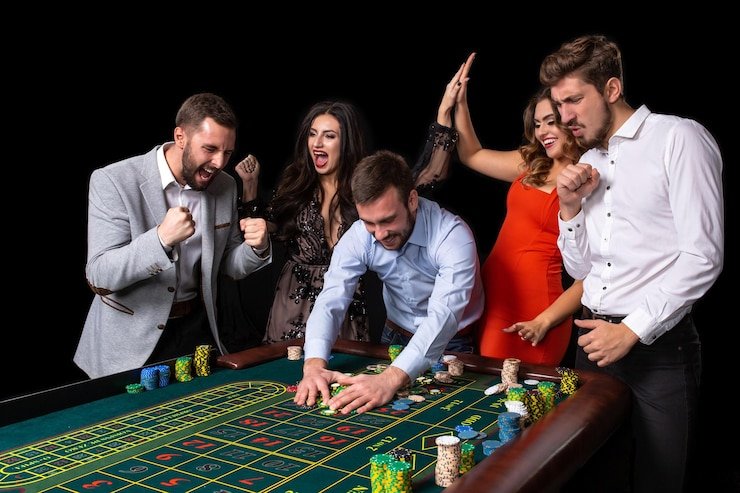 Antarmuka aplikasi mideatoto menampilkan menu utama dengan pilihan sportsbook, live dealer, dan slot games